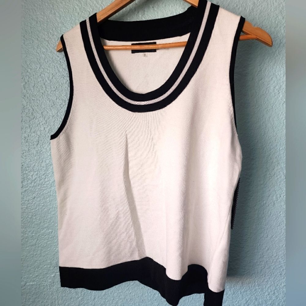 Karl Lagerfeld sleveless knit blouse vest minimalist contemporary new with tags